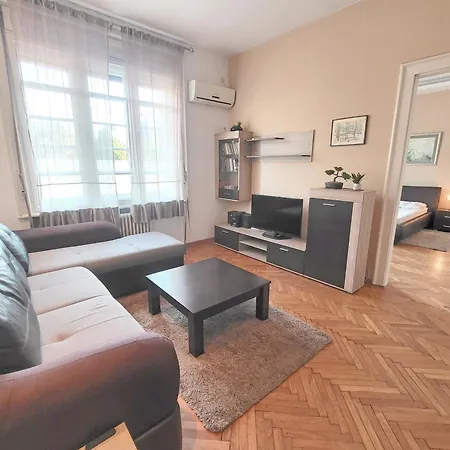Parliament Centre Promo Price Apartment *
